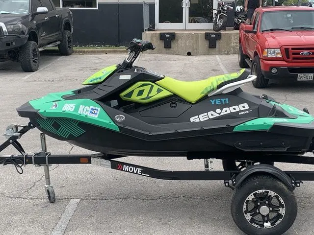 Slide: The Image of Sea-Doo Spark Trixx 2-up Rotax 900 H.O. ACE IBR 2021 - 5