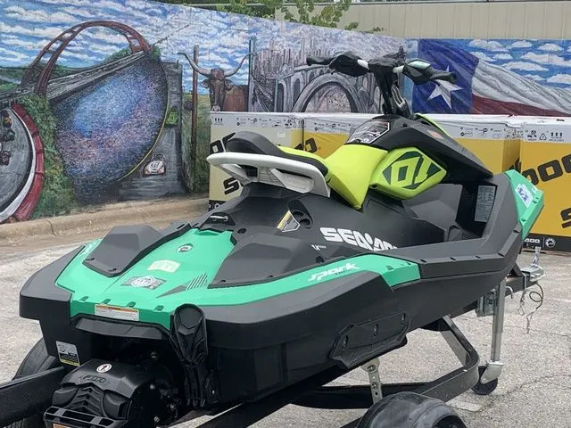 Slide: The Image of Sea-Doo Spark Trixx 2-up Rotax 900 H.O. ACE IBR 2021 - 8