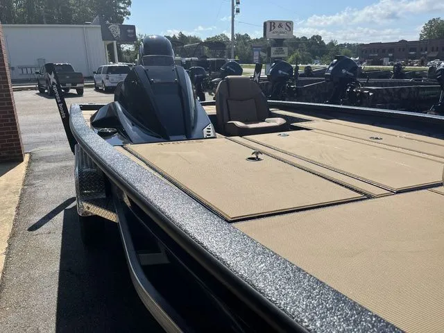 Slide: The Image of Xpress H20 2025 - 6