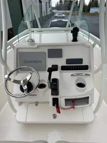 Slide: The Image of Sailfish 220 CC 2022 - 4