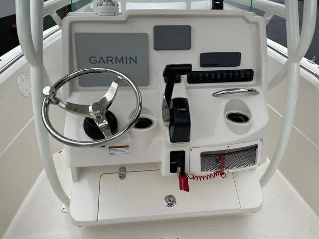 Slide: The Image of Sailfish 220 CC 2022 - 7