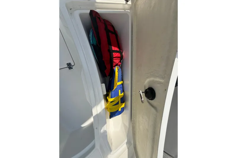 Slide: The Image of Striper 220 Center Console 2020 - 59