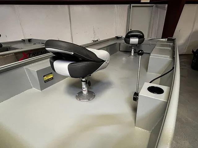 Slide: The Image of Xtreme Boats CLASSIC 1854SS 2026 - 8