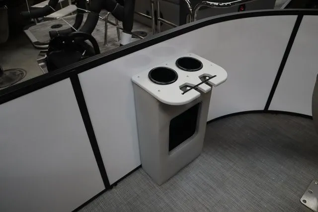 Slide: The Image of Lowe LF 172 2026 - 9