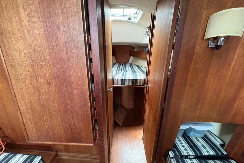 Slide: The Image of Sabre 30-1 1981 - 109