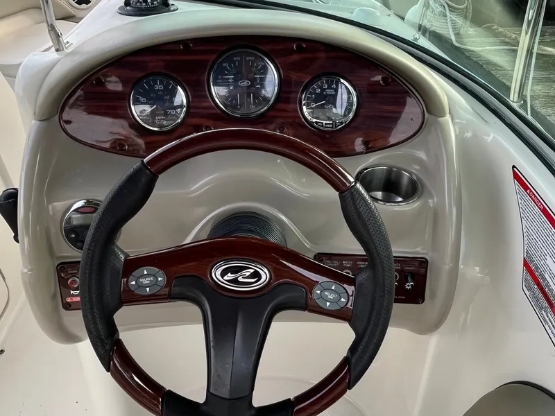 Slide: The Image of Sea Ray 220 Sundeck 2007 - 7