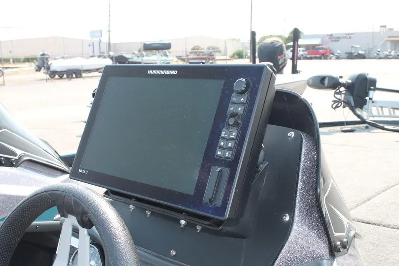 Slide: The Image of 2019 Skeeter FX21 LE boat with Humminbird Solix 12 fishfinder display. - 9