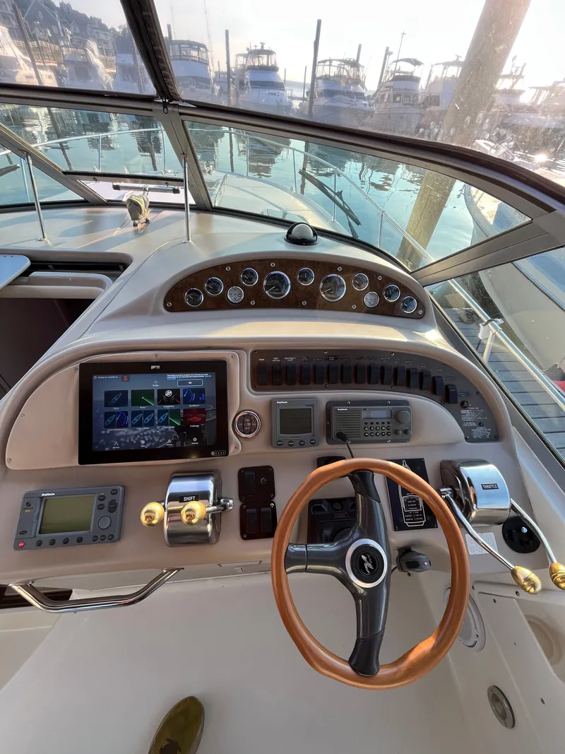 Slide: The Image of Sea Ray Sundancer 310 2000 - 10