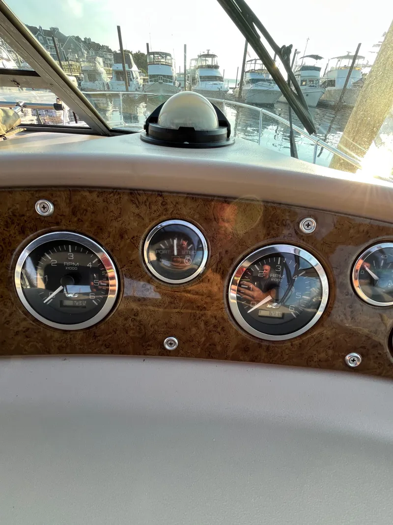 Slide: The Image of Sea Ray Sundancer 310 2000 - 11