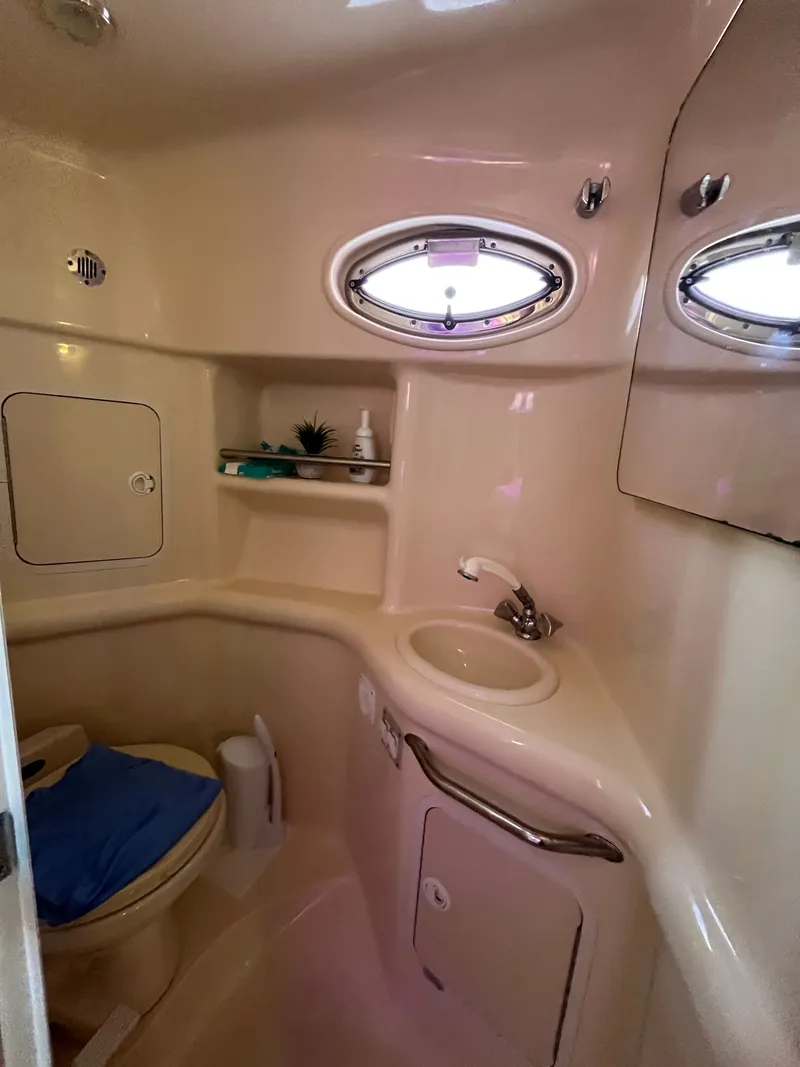 Slide: The Image of Sea Ray Sundancer 310 2000 - 18