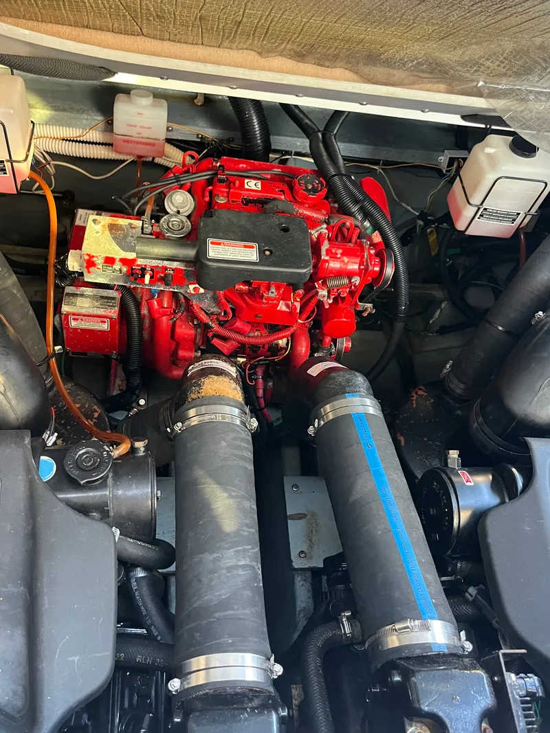 Slide: The Image of Sea Ray Sundancer 310 2000 - 19