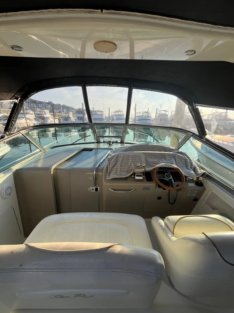 Slide: The Image of Sea Ray Sundancer 310 2000 - 9