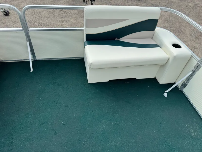 Slide: The Image of Lowe Suncruiser Malibu 180 1999 - 12