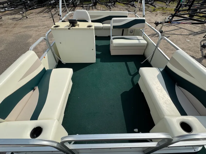 Slide: The Image of Lowe Suncruiser Malibu 180 1999 - 2