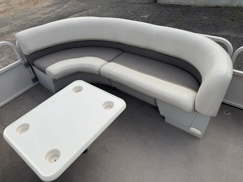 Slide: The Image of Crestliner LSi 2485 1999 - 14