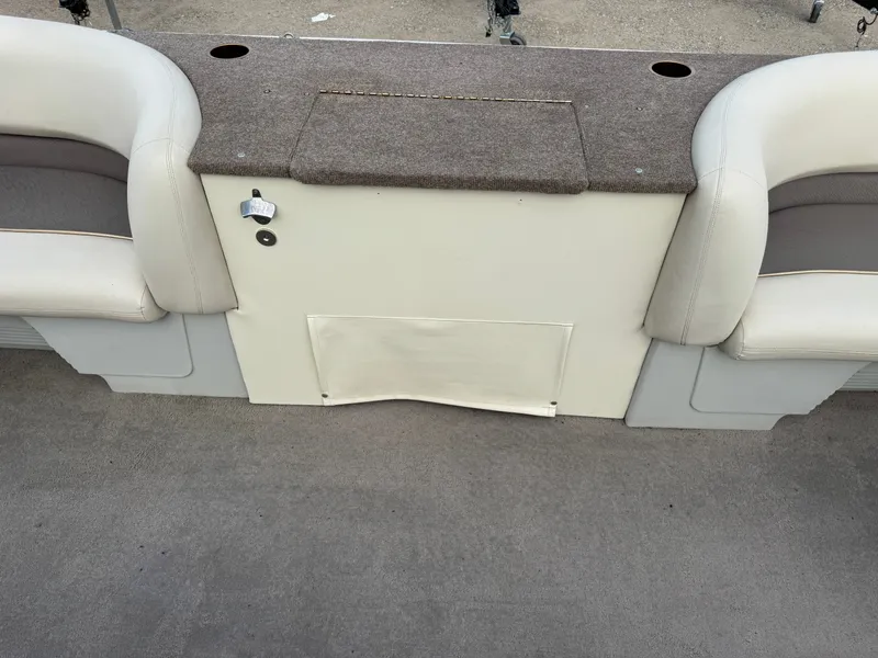 Slide: The Image of Crestliner LSi 2485 1999 - 17