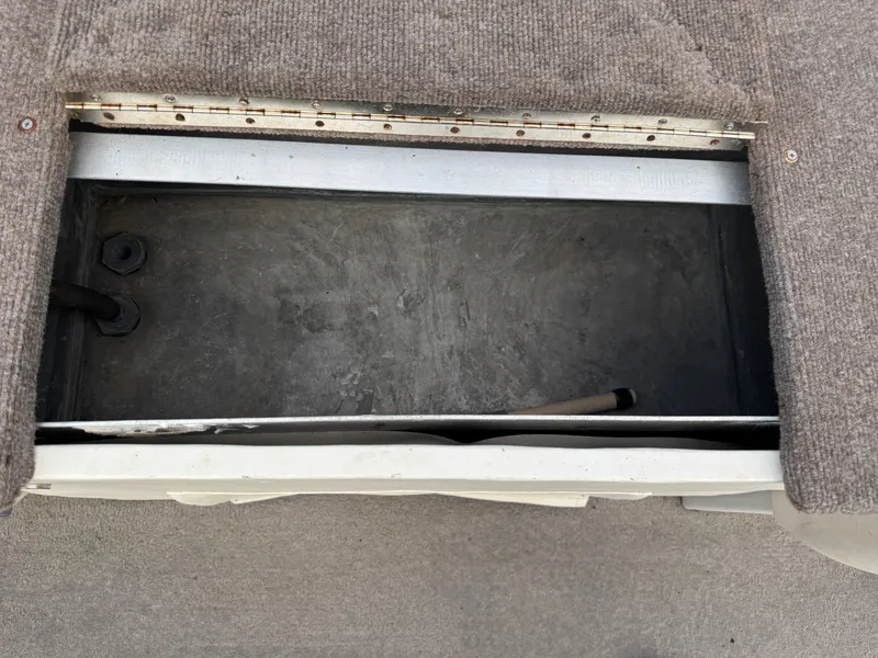 Slide: The Image of Crestliner LSi 2485 1999 - 19