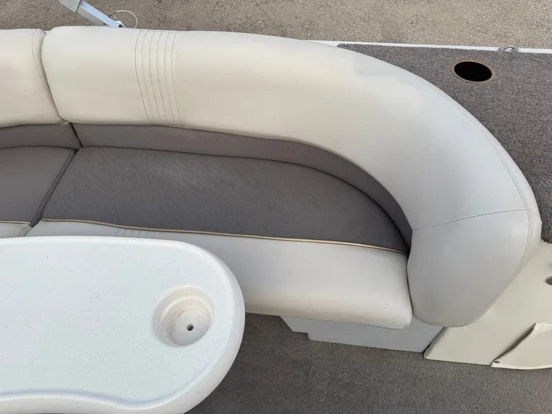 Slide: The Image of Crestliner LSi 2485 1999 - 31