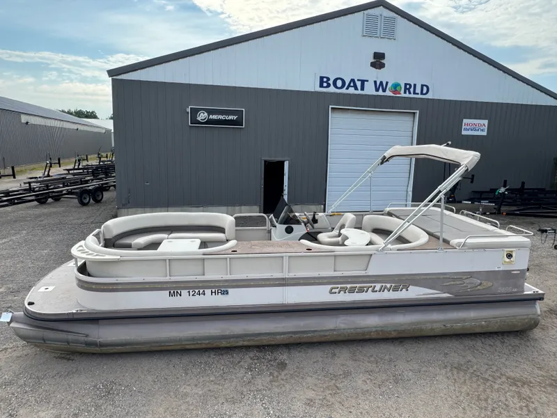 Slide: The Image of Crestliner LSi 2485 1999 - 4