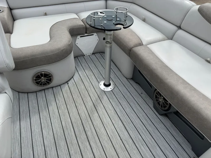 Slide: The Image of Tahoe Cascade 2385 RJ Pontoon 2019 - 24