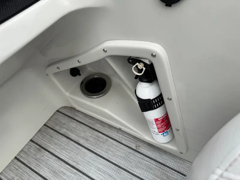 Slide: The Image of Tahoe Cascade 2385 RJ Pontoon 2019 - 26