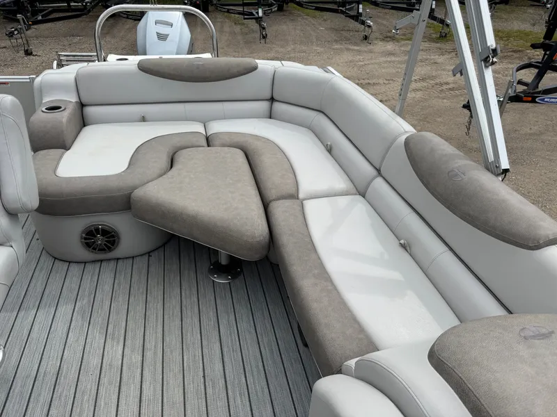 Slide: The Image of Tahoe Cascade 2385 RJ Pontoon 2019 - 5