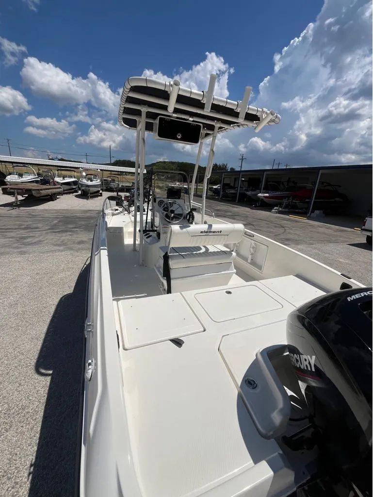 Slide: The Image of Bayliner Element F21 2021 - 4