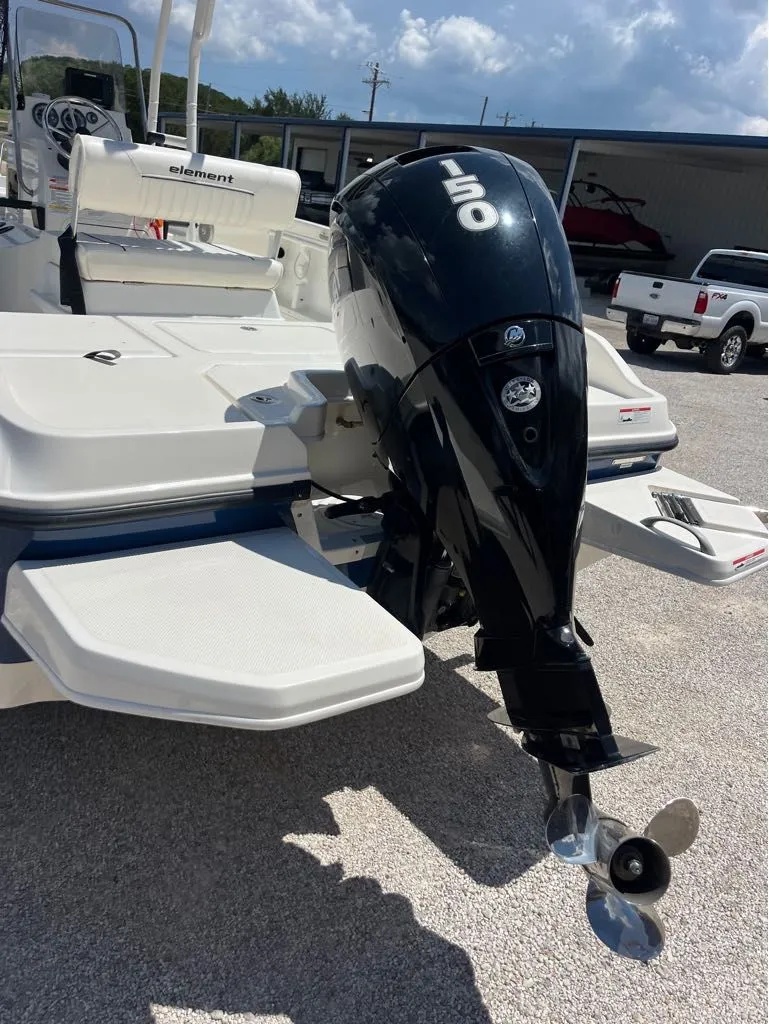 Slide: The Image of Bayliner Element F21 2021 - 8