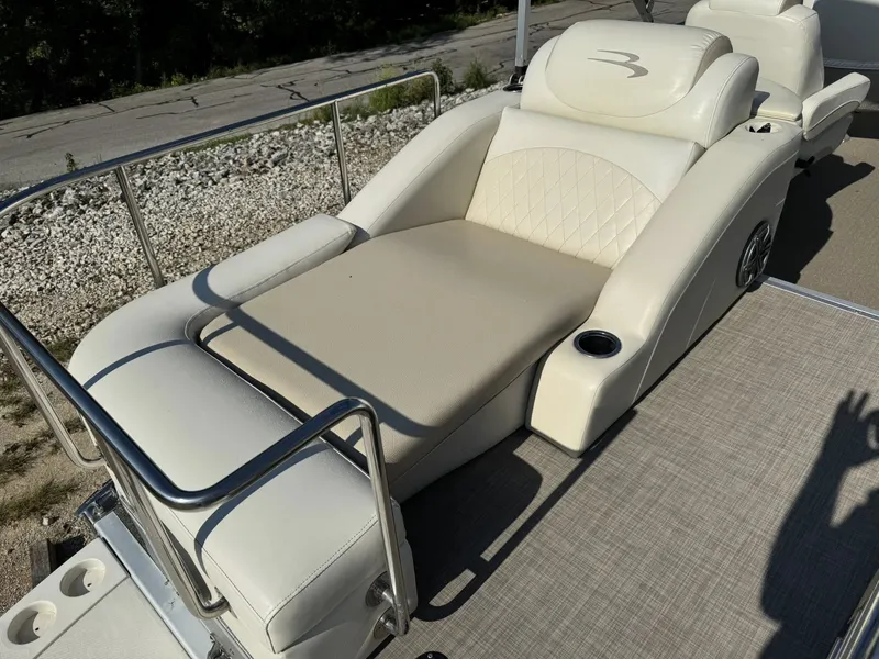 Slide: The Image of Bennington 24 SCWX3 I/O 2015 - 9