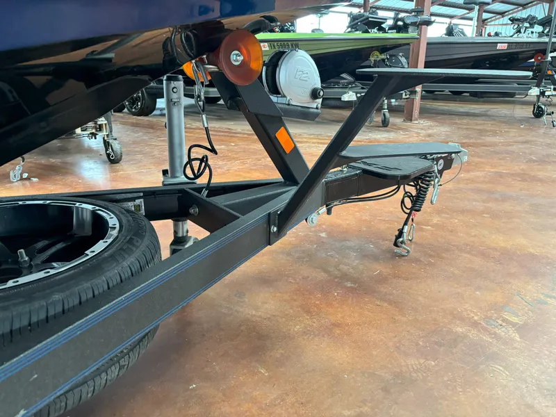 Slide: The Image of Skeeter FXR21 Limited 2022 - 13