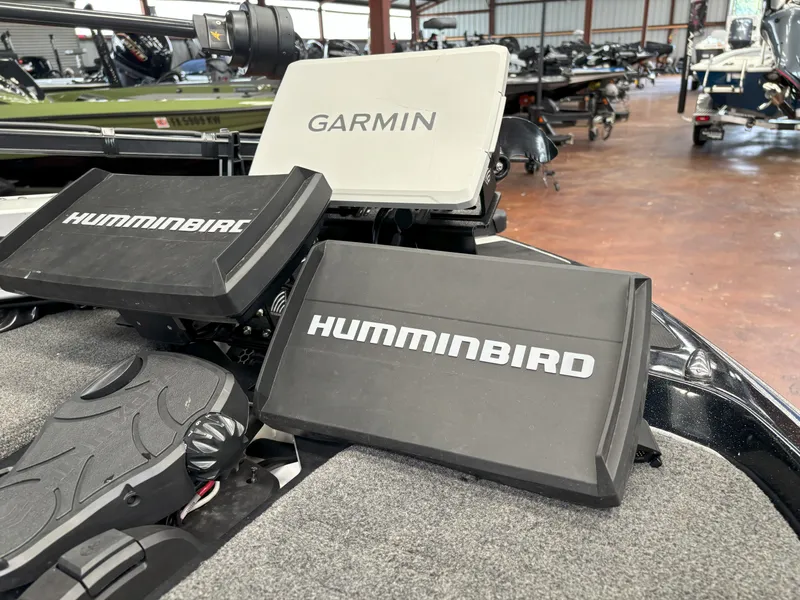 Slide: The Image of Skeeter FXR21 Limited 2022 - 16