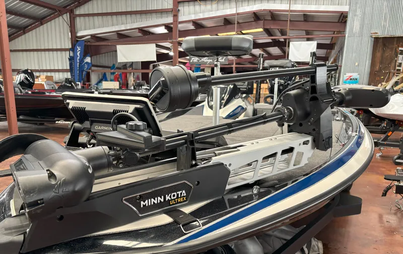 Slide: The Image of Skeeter FXR21 Limited 2022 - 17