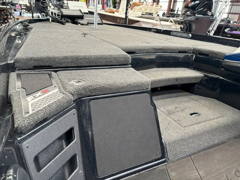 Slide: The Image of Skeeter FXR21 Limited 2022 - 19