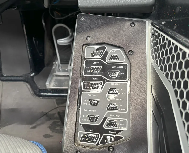 Slide: The Image of Skeeter FXR21 Limited 2022 - 21