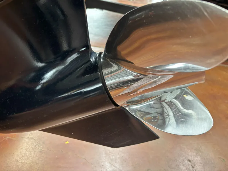 Slide: The Image of Skeeter FXR21 Limited 2022 - 25