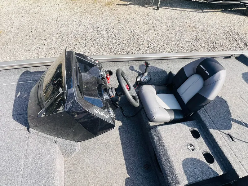 Slide: The Image of Crestliner XFC 179 2021 - 10