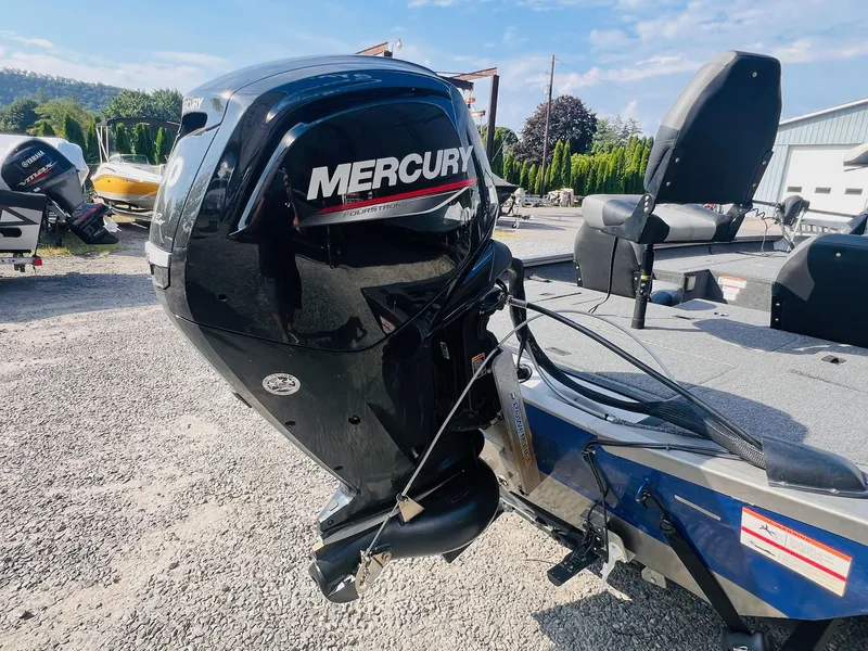 Slide: The Image of Crestliner XFC 179 2021 - 11