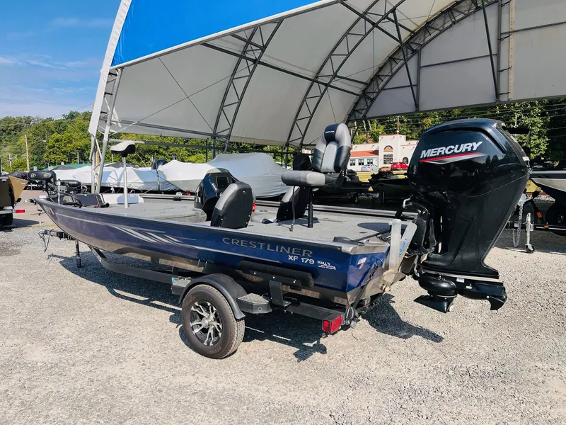 Slide: The Image of Crestliner XFC 179 2021 - 24