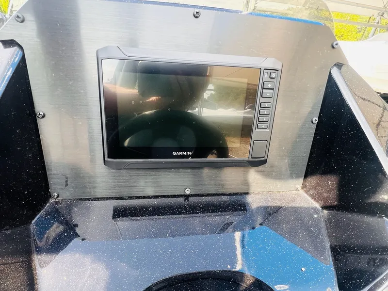 Slide: The Image of Crestliner XFC 179 2021 - 25