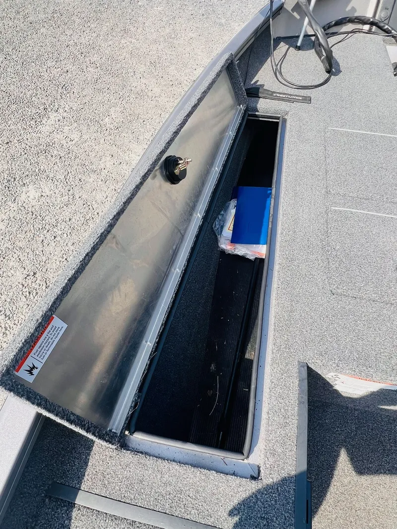 Slide: The Image of Crestliner XFC 179 2021 - 28