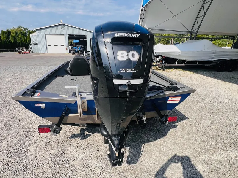 Slide: The Image of Crestliner XFC 179 2021 - 34