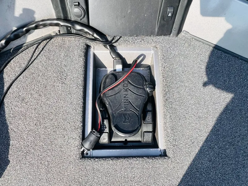 Slide: The Image of Crestliner XFC 179 2021 - 36