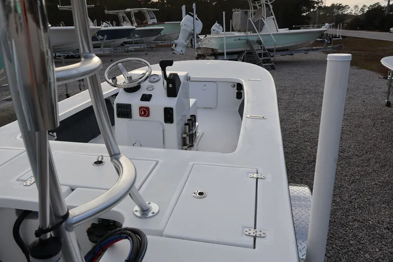 Slide: The Image of Mitzi Skiff 17' TOURNAMENT w/ DF60ATLW5 SUZUKI FOURSTROKE 2026 - 7