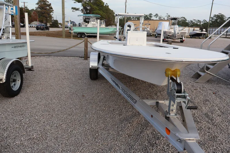 Slide: The Image of Mitzi Skiff 17' TOURNAMENT w/ DF60ATLW5 SUZUKI FOURSTROKE 2026 - 9