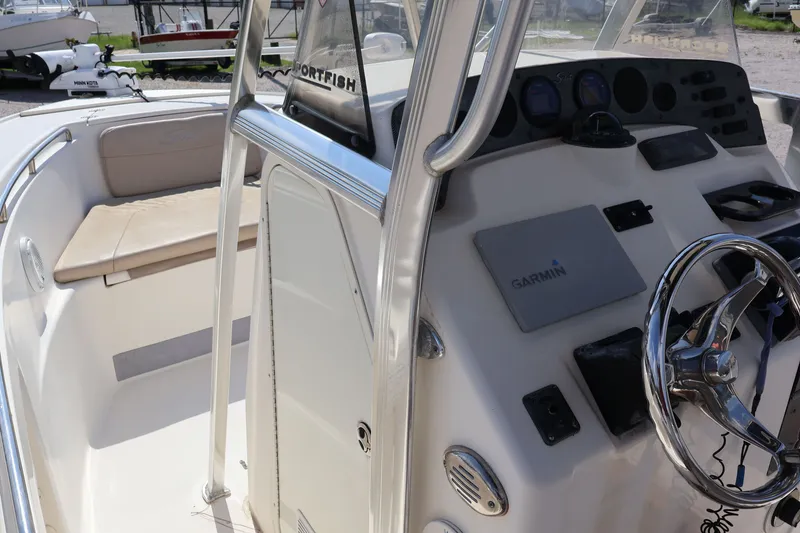 Slide: The Image of Scout 210 Sportfish 2005 - 6