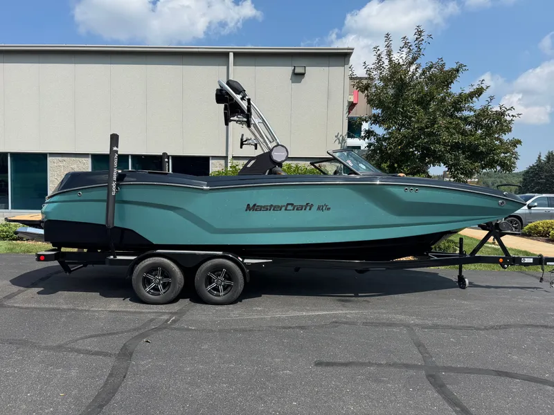 The Image of MasterCraft NXT24 2022 - 1