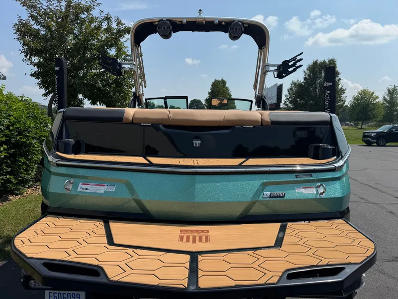 Slide: The Image of MasterCraft NXT24 2022 - 5