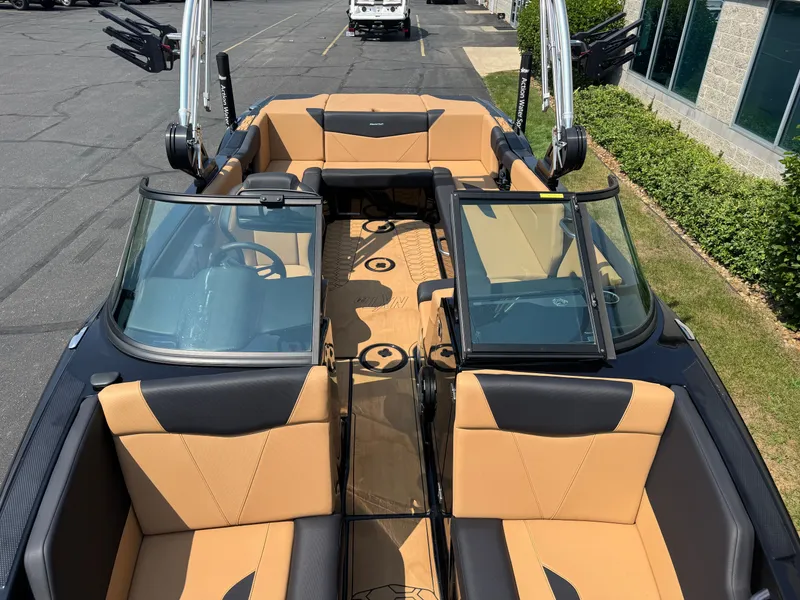 Slide: The Image of MasterCraft NXT24 2022 - 9