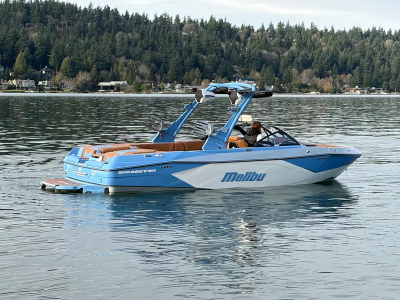 Slide: The Image of Malibu Wakesetter 23 LSV 2025 - 10