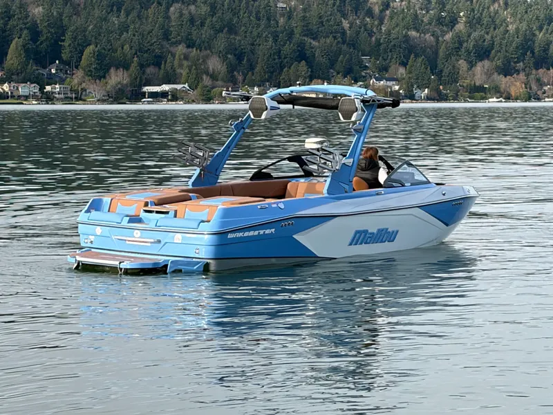 Slide: The Image of Malibu Wakesetter 23 LSV 2025 - 11